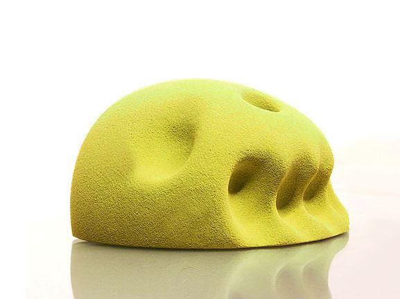 Therapieklettergriff - Die Therapie-Klettergriffe verfügen über besondere Oberflächenformen und Haltemöglichkeiten, die das Fingergefühl stimulieren sowie die Fein- und Grobmotorik.  Therapieklettergriff - Klettergriff mit besondere Oberflächenformen und Haltemöglichkeiten