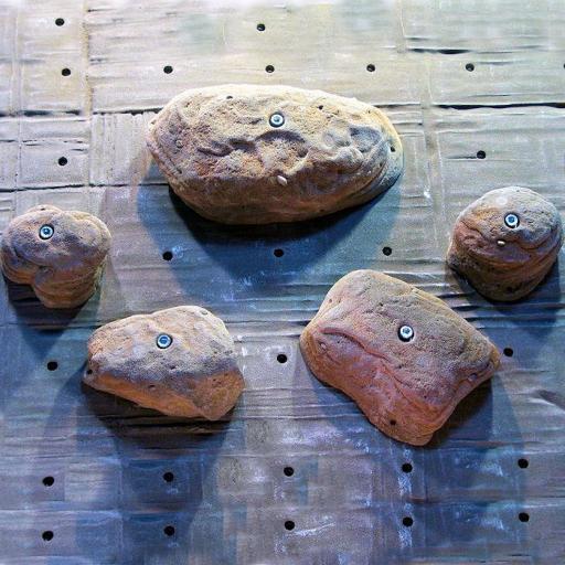 Klettergriffe-Set-Natursteinoptik-Brandstein - naturgetreue Klettergriffe in Steinoptik