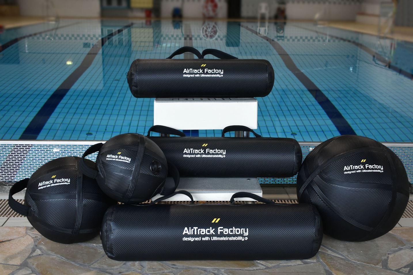 Aqua Line - Airtrack Factory - Die Aqua Line - Aquabag und Aquaball von Airtrack Factory - bringt enorm viele Trainingsmöglichkeiten im Bereich Fitness mit sich Aqua Line - Airtrack Factory - original Airtrack Factory - wird mit Luft und Wasser gefüllt