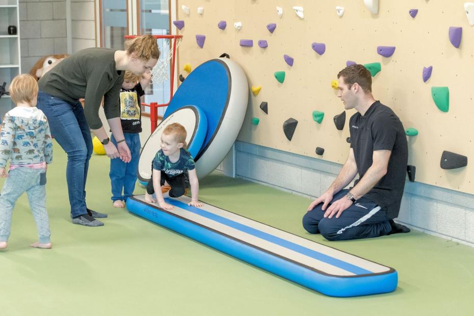 Airtrack - fördert die Motorik von Kindern