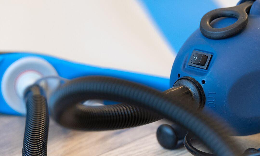 Elektropumpe - Die Ov-10-Elektropumpe ist ein speziell entwickeltes Hochdruck-Handgebläse zum einfachen und schnellen Befüllen von AirTrack-Produkten. Elektropumpe für AirTrack Factory Produkte