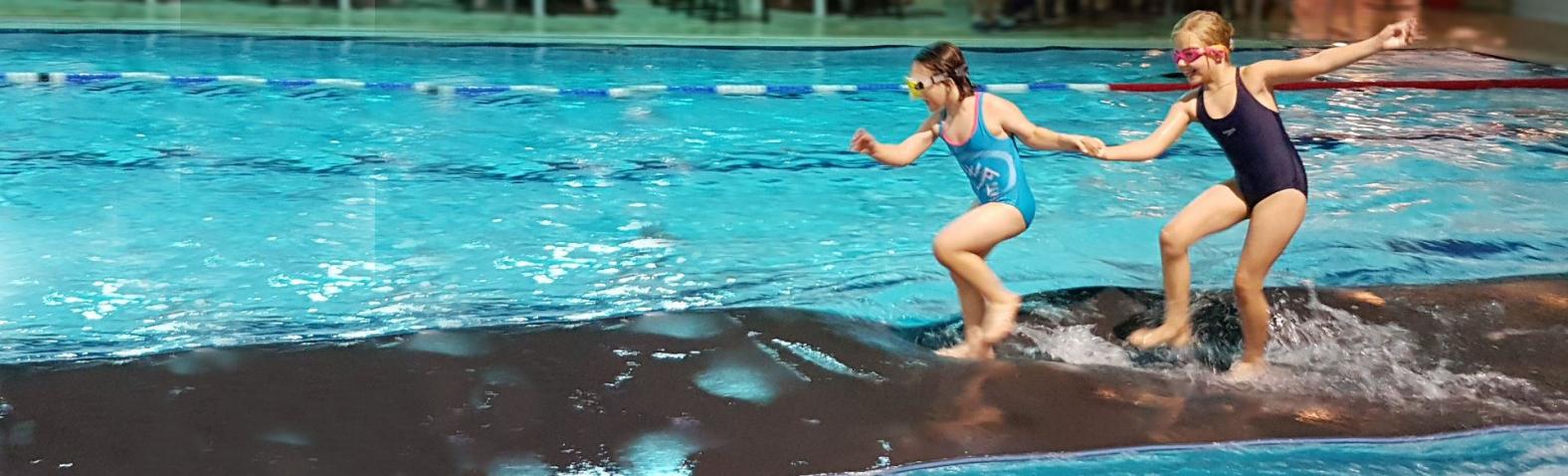 Wasserlaufmatte - Schwimmbad - Wassermatte für Spiel und Spaß und um motorische Fähigkeiten zu entwickeln